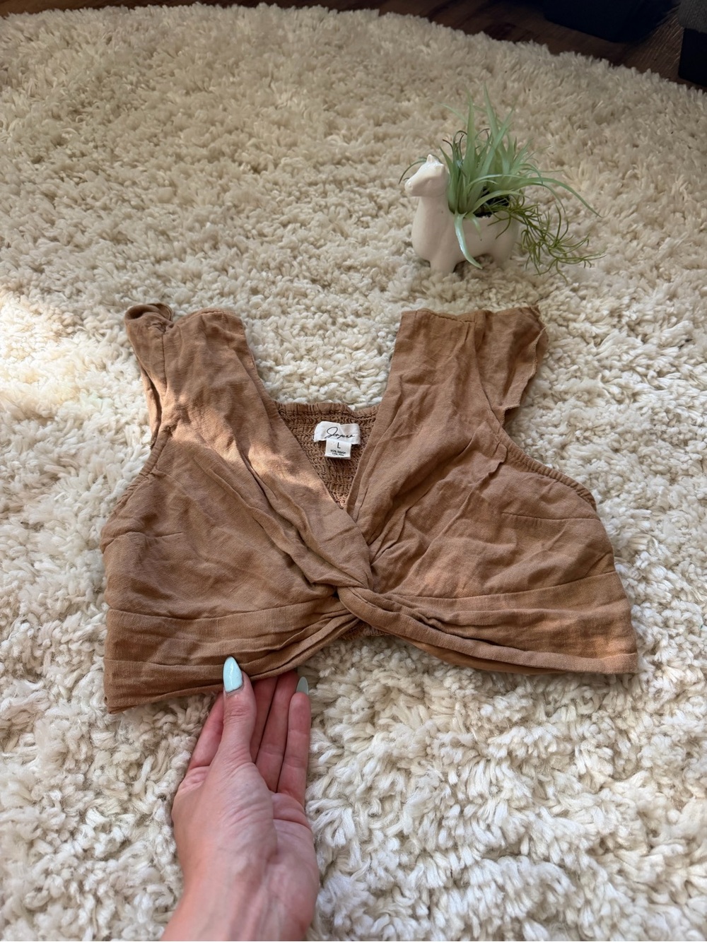 Twist-Front summer women’s going out Crop Top in Warm Brown